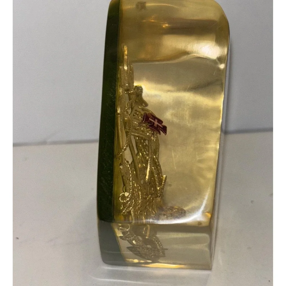 Vintage Amber Lucite Encased Ship Paperweight Gold Red Portugal 4
